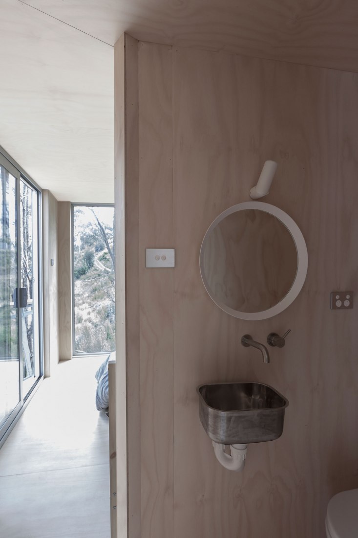 Baño. Casa 28 por Studio Edwards. Fotografía © Tony Gorsevski