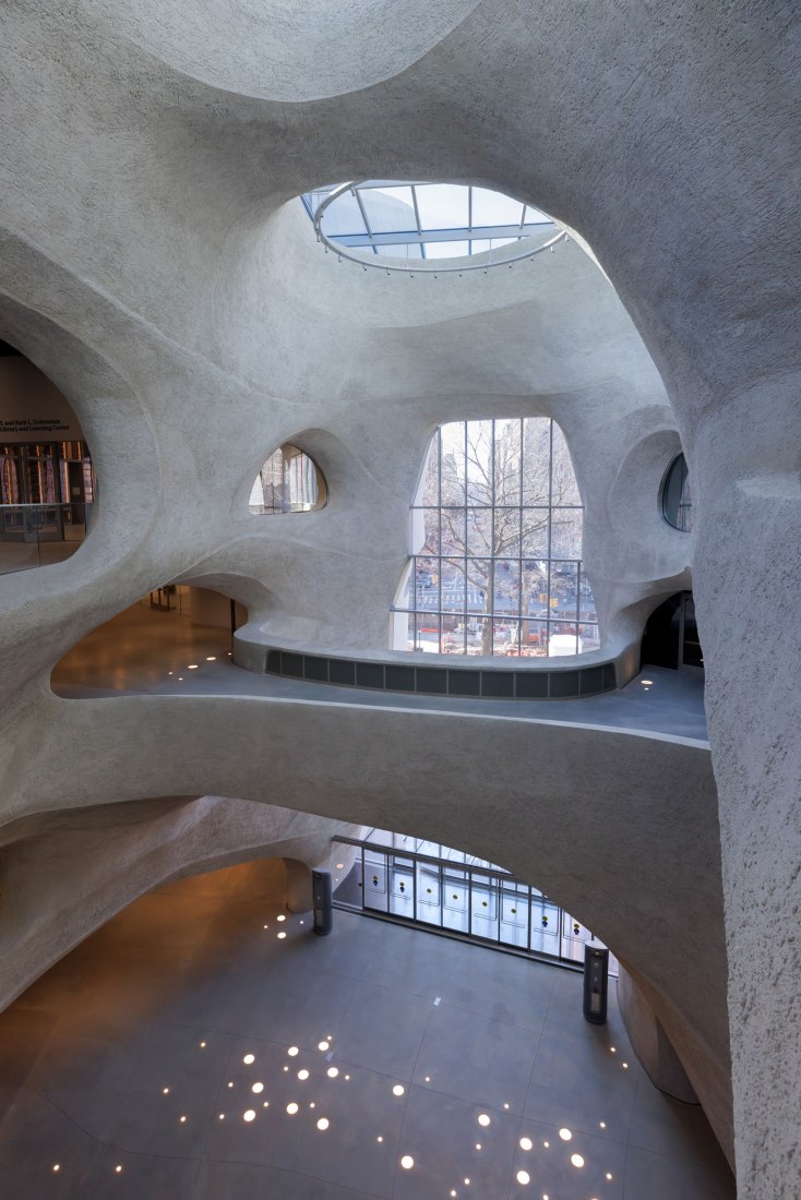 Arquitectura en el atrio de exploración Kenneth C. Griffin. El Centro Richard Gilder por Studio Gang. Fotografía por Iwan Baan.
