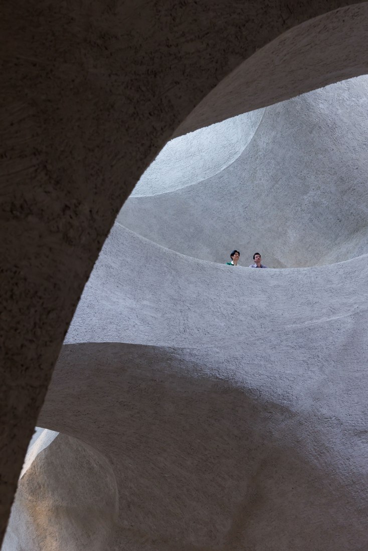 Líneas de visión desde el puente del cuarto piso. El Centro Richard Gilder por Studio Gang. Fotografía por Iwan Baan.