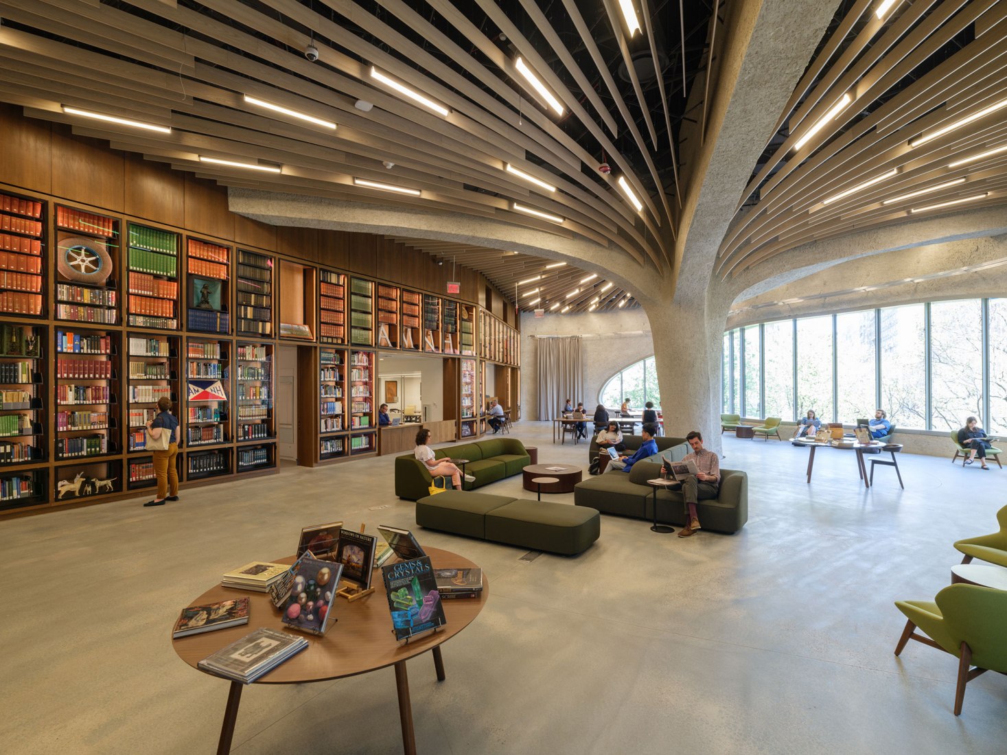 Biblioteca de investigación y centro de aprendizaje David S. y Ruth L. Gottesman. El Centro Richard Gilder por Studio Gang. Fotografía por Alvaro Keding.