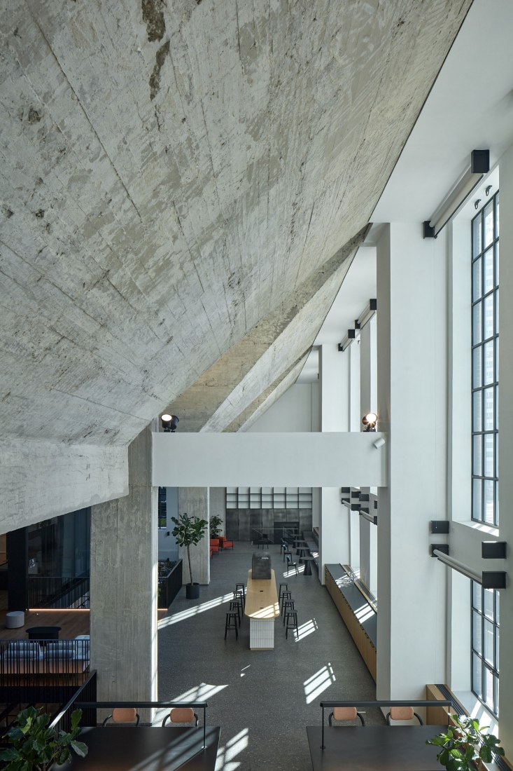 Base4Work Bratislava por Studio Perspektiv. Fotografía por BoysPlayNice.