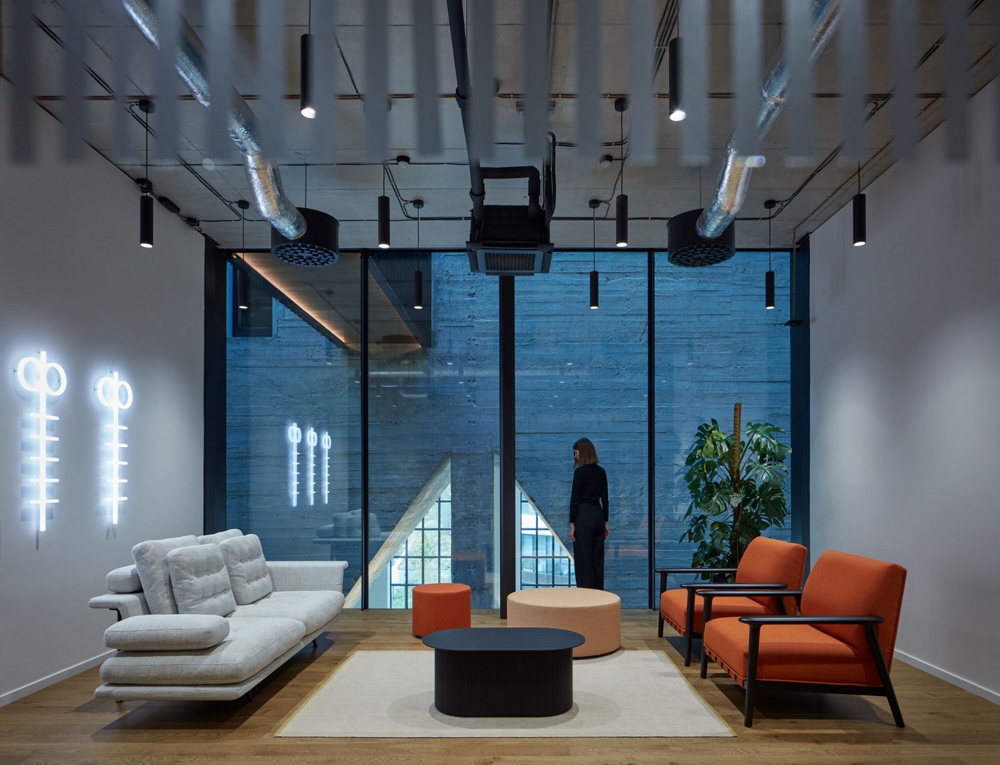 Base4Work Bratislava por Studio Perspektiv. Fotografía por BoysPlayNice.