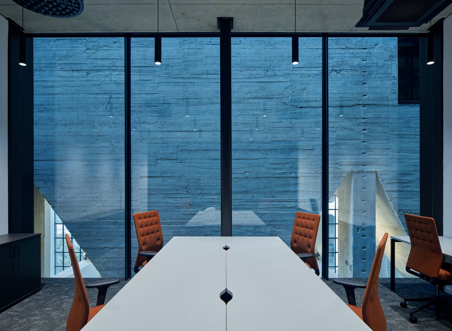 Base4Work Bratislava por Studio Perspektiv. Fotografía por BoysPlayNice.