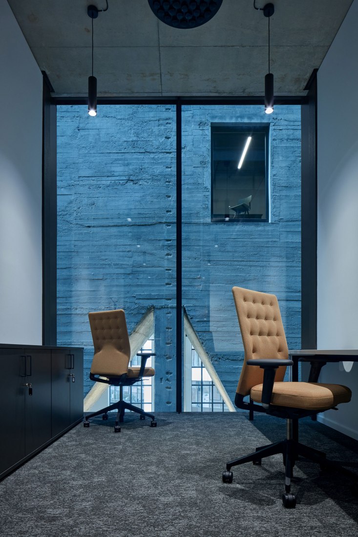 Base4Work Bratislava por Studio Perspektiv. Fotografía por BoysPlayNice.
