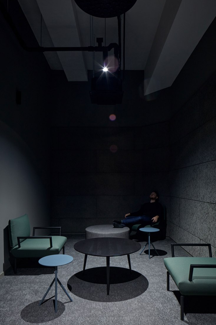 Base4Work Bratislava por Studio Perspektiv. Fotografía por BoysPlayNice.
