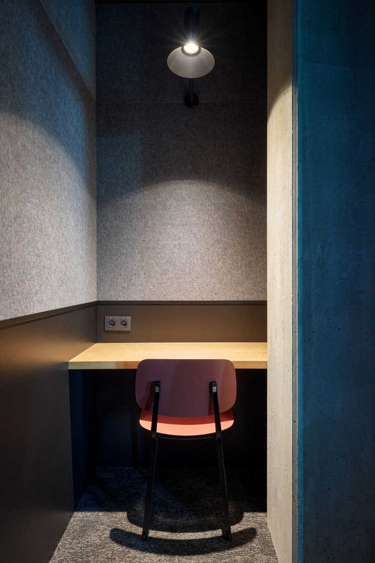 Base4Work Bratislava por Studio Perspektiv. Fotografía por BoysPlayNice.