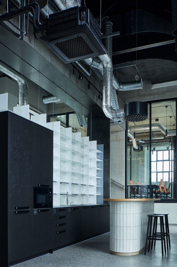 Base4Work Bratislava por Studio Perspektiv. Fotografía por BoysPlayNice.