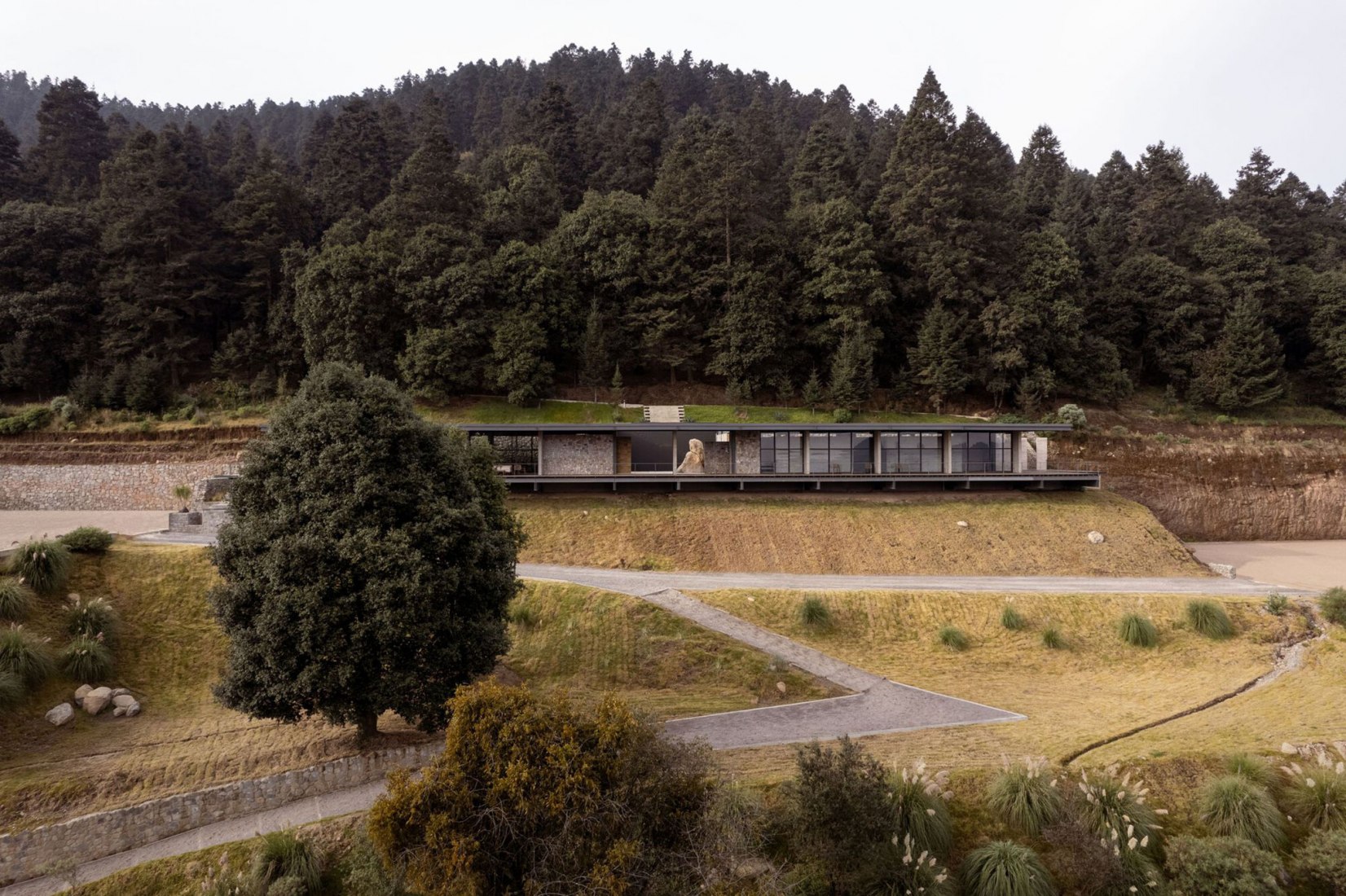 Piedra Grande Equestrian Clubhouse by Studio rc. Photograph by Cesar Belio.