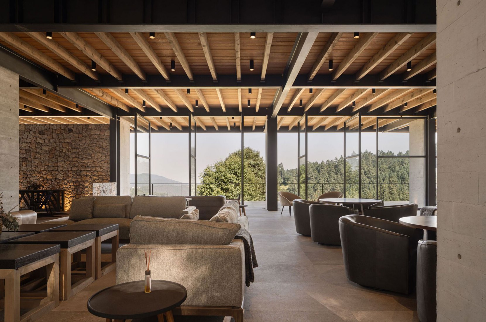 Piedra Grande Equestrian Clubhouse by Studio rc. Photograph by Cesar Belio.