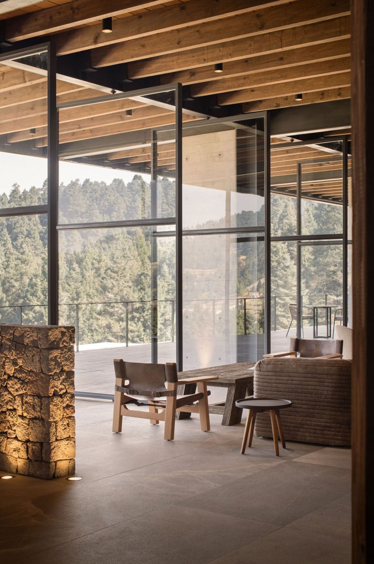 Piedra Grande Equestrian Clubhouse by Studio rc. Photograph by Cesar Belio.