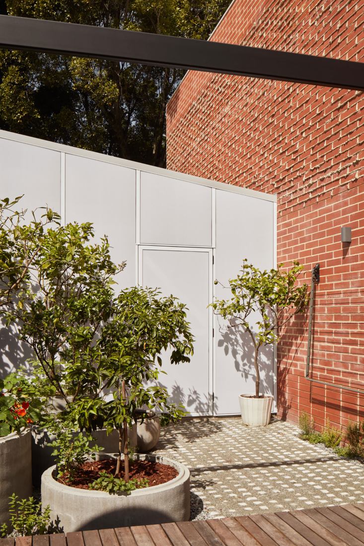 Brick House por Studio Roam. Fotografía por Jack Lovel.