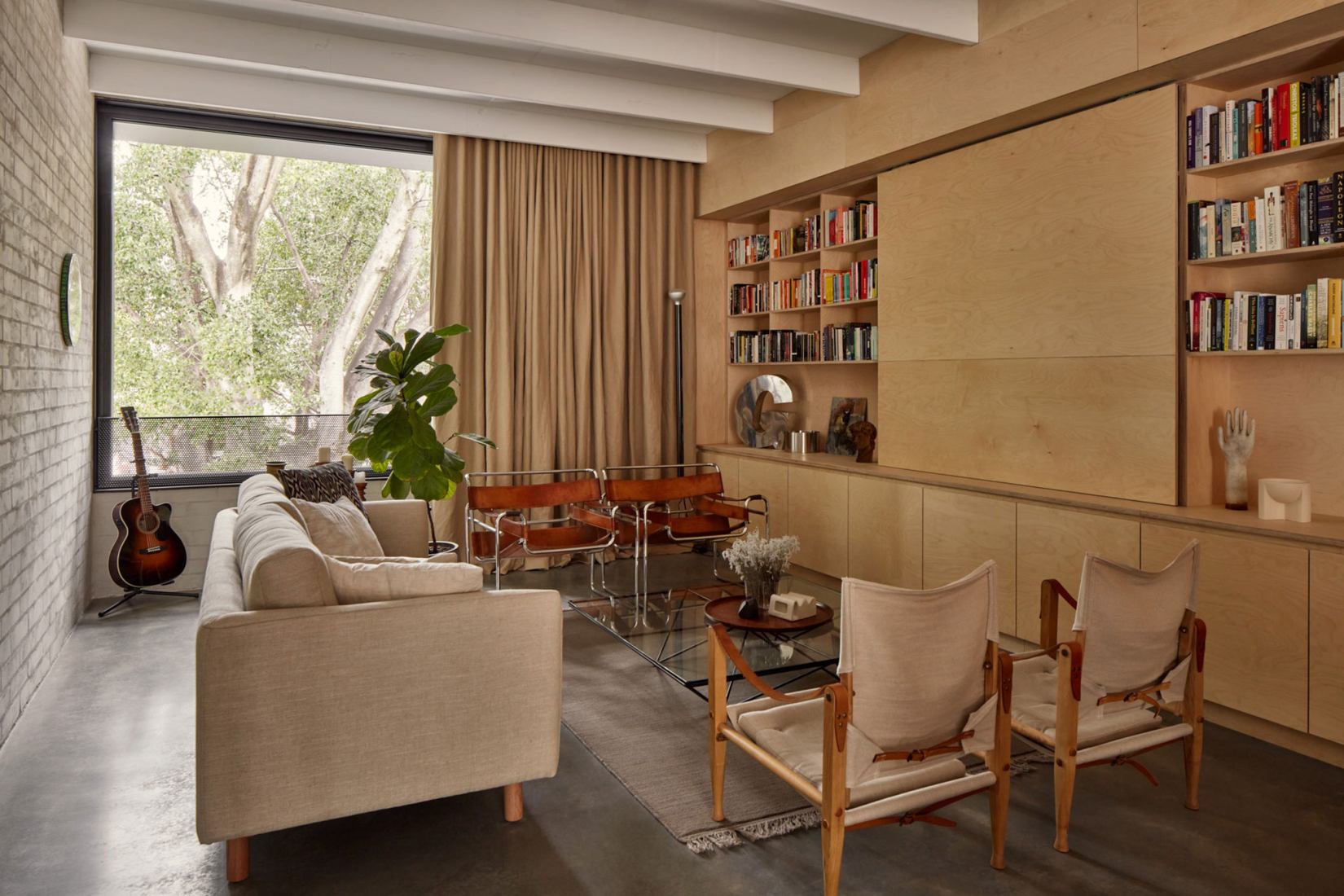 Brick House por Studio Roam. Fotografía por Jack Lovel.