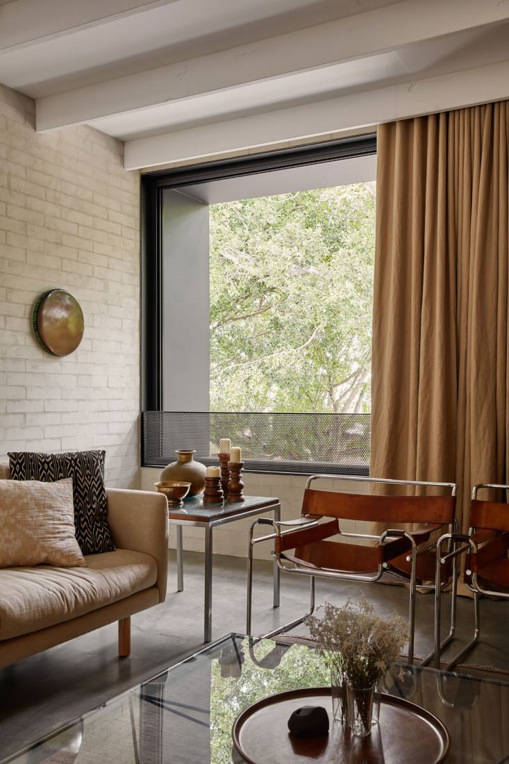 Brick House por Studio Roam. Fotografía por Jack Lovel.