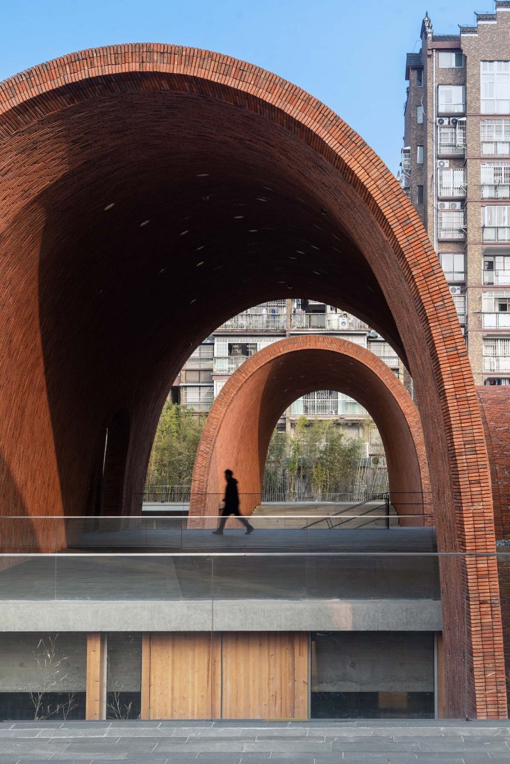 Museo del Horno Imperial Jingdezhen por Studio Zhu-Pei. Fotografía por Schranimage