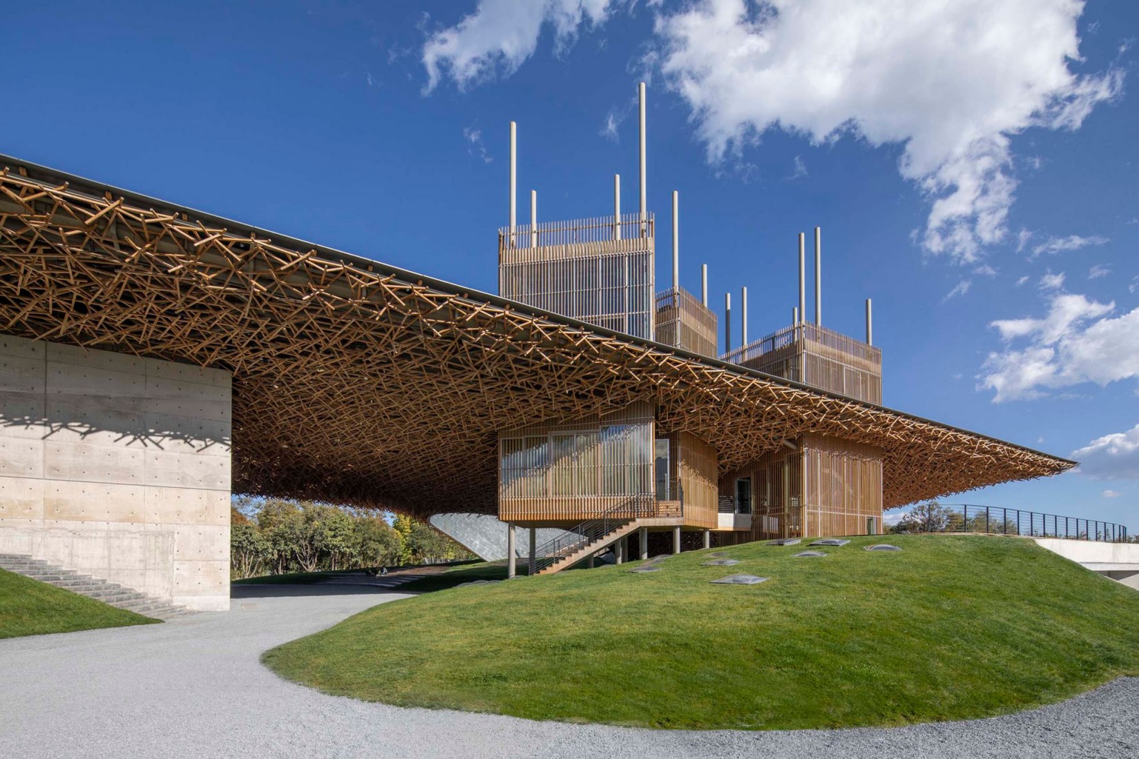 Centro de Artes Escénicas de Yangliping por Studio Zhu Pei. Fotografía por Weiqi Jin.