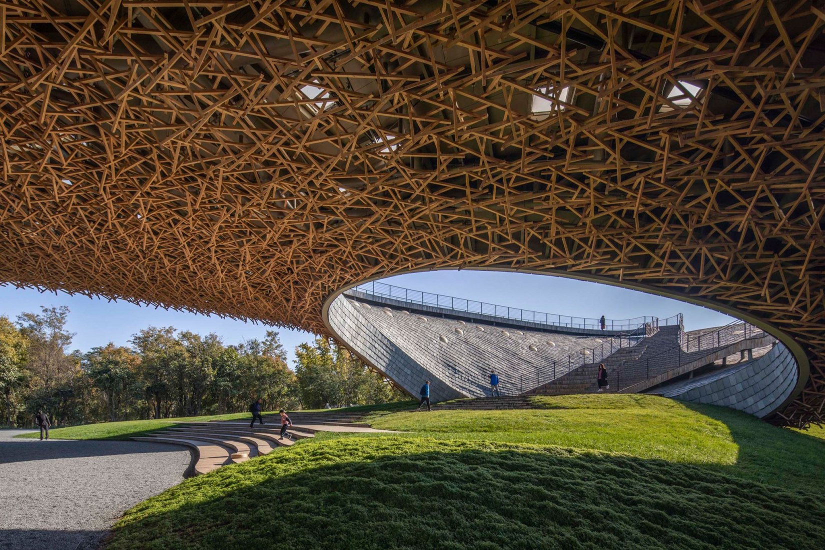 Centro de Artes Escénicas de Yangliping por Studio Zhu Pei. Fotografía por Weiqi Jin.