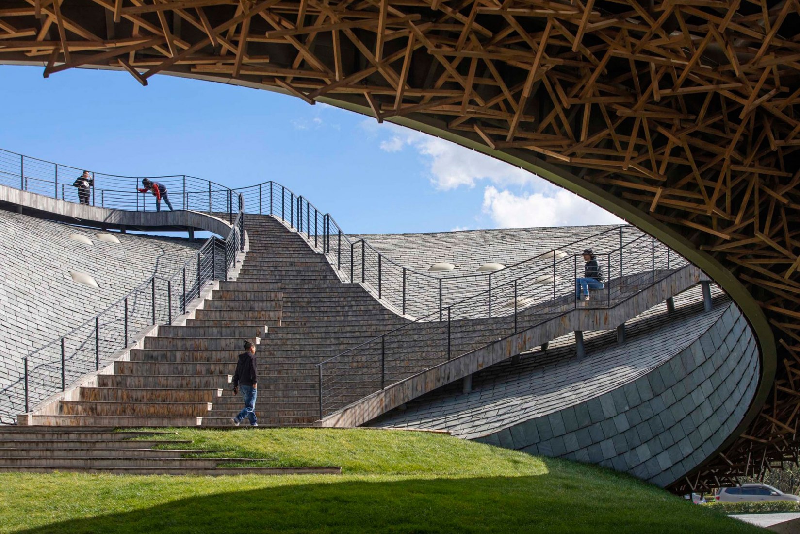 Centro de Artes Escénicas de Yangliping por Studio Zhu Pei. Fotografía por Weiqi Jin.