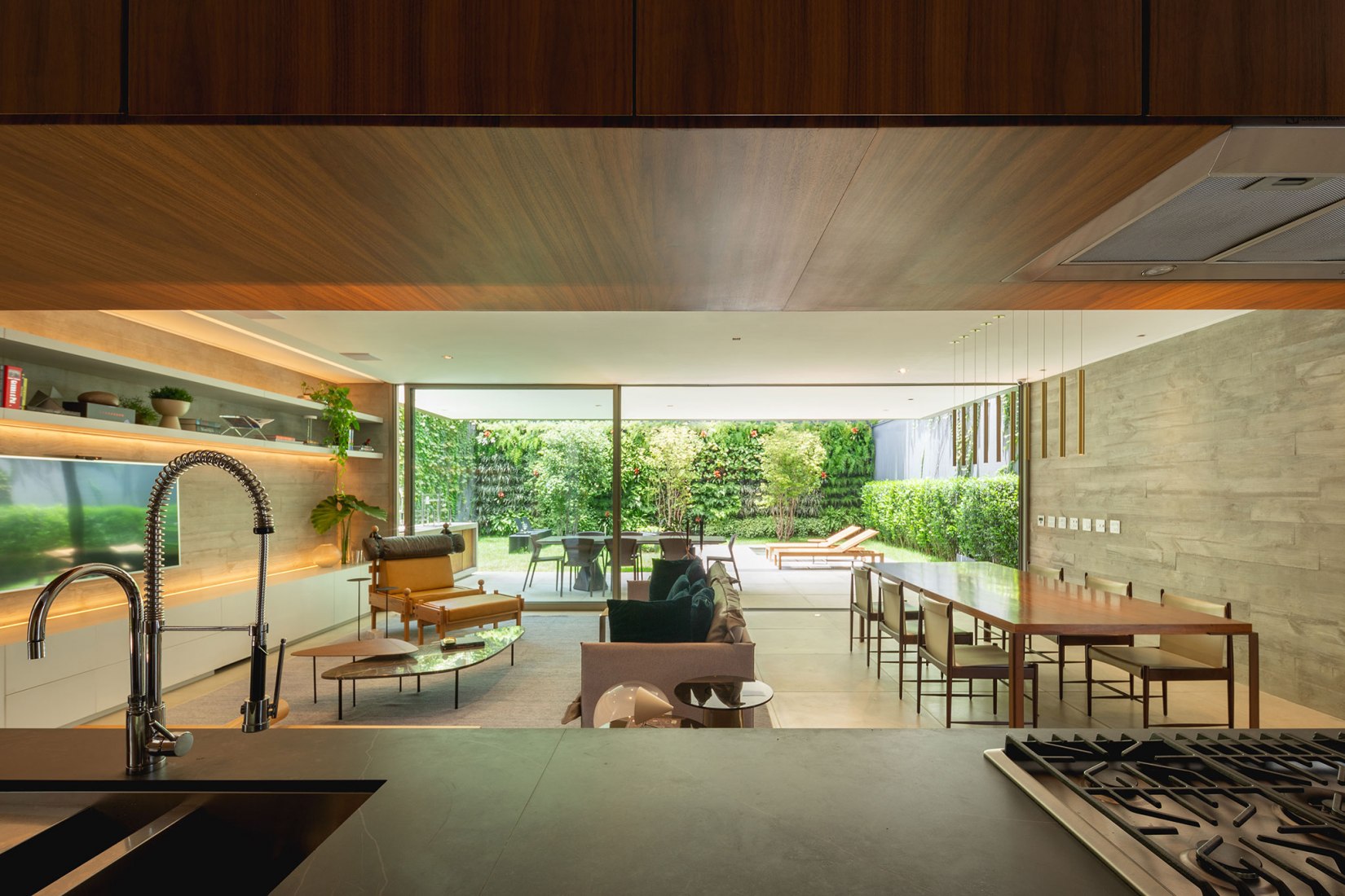 Casa Bento por FCstudio. Fotografía por André Mortatti.