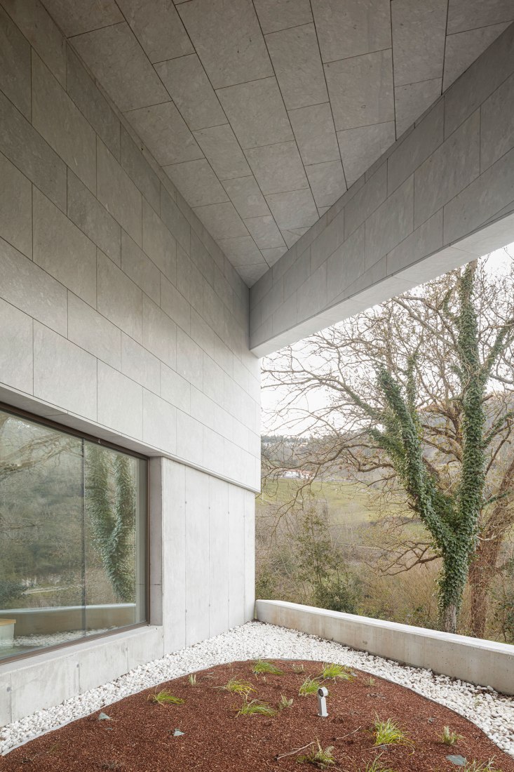 Rock Art Center of Cantabria by Sukunfuku studio. Photography by Adrià Goula.