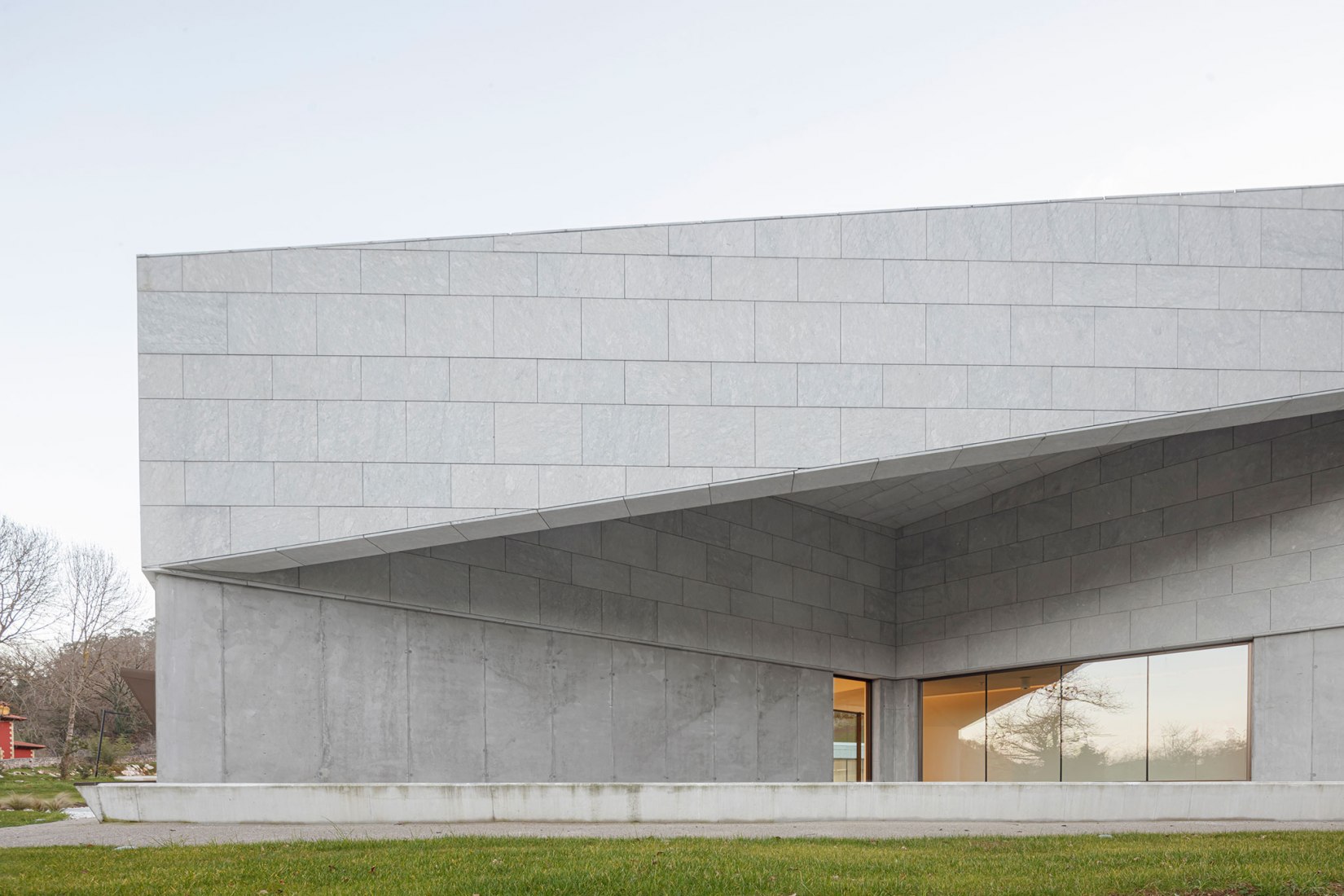 Rock Art Center of Cantabria by Sukunfuku studio. Photography by Adrià Goula.