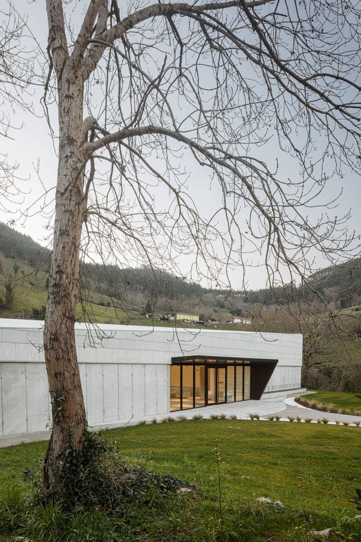 Rock Art Center of Cantabria by Sukunfuku studio. Photography by Adrià Goula.