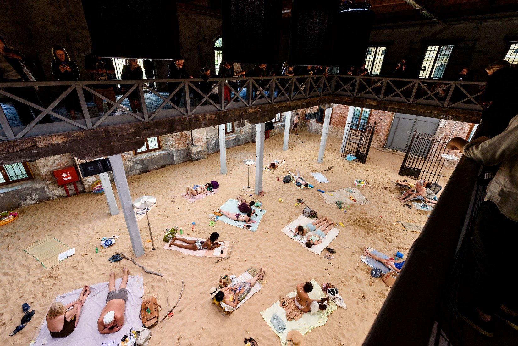 Sun & Sea de Lina Lapelyte, Vaiva Grainyte y Rugile Barzdziukaite. Fotografía de Andrea Avezzù. Cortesía de La Biennale di Venezia.