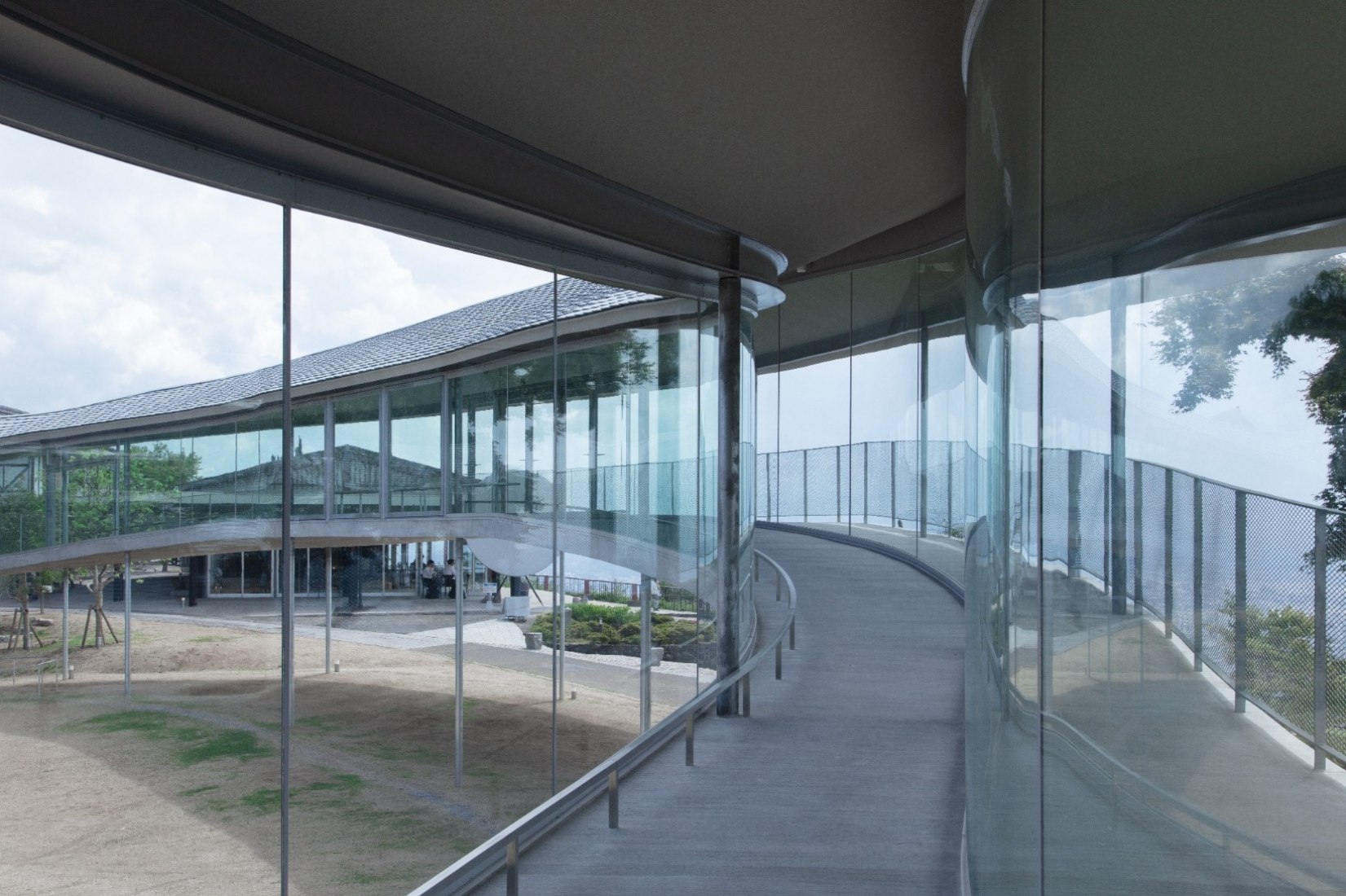 Elevated walkway viewpoint and cultural centre by SUO. Photography courtesy of Yashima Navi.