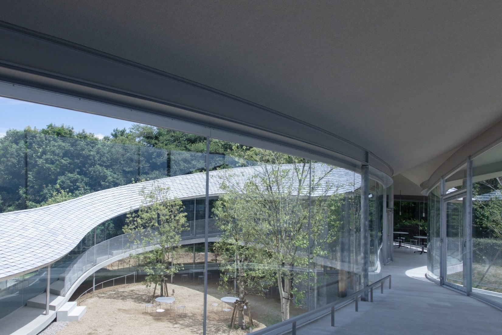 Elevated walkway viewpoint and cultural centre by SUO. Photography courtesy of Yashima Navi.