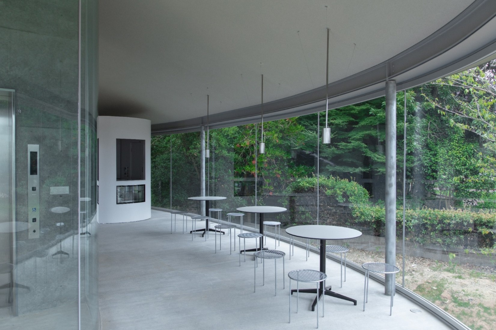 Elevated walkway viewpoint and cultural centre by SUO. Photography courtesy of Yashima Navi.