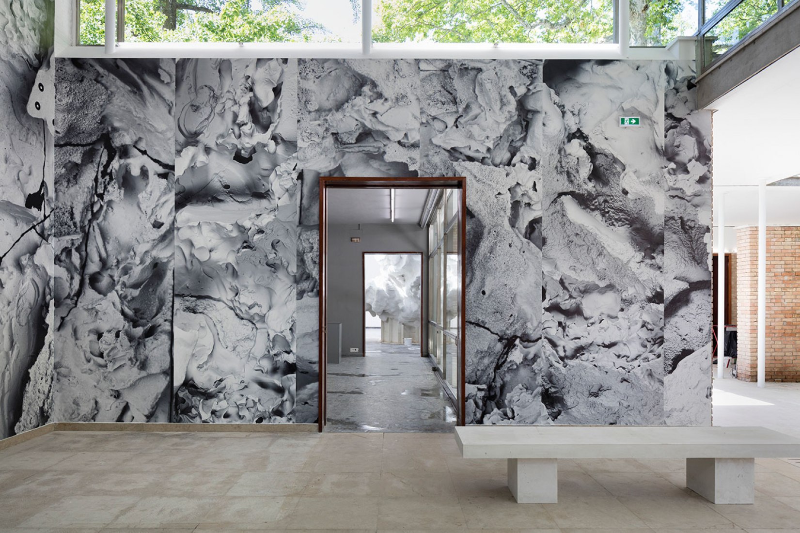 Acceso. Christian Kerez, Incidental Space, vista de la instalación, Pabellón de Suiza en la  XV Exposición Internacional de Arquitectura. Fotografía © Keystone/Gaëtan Bally