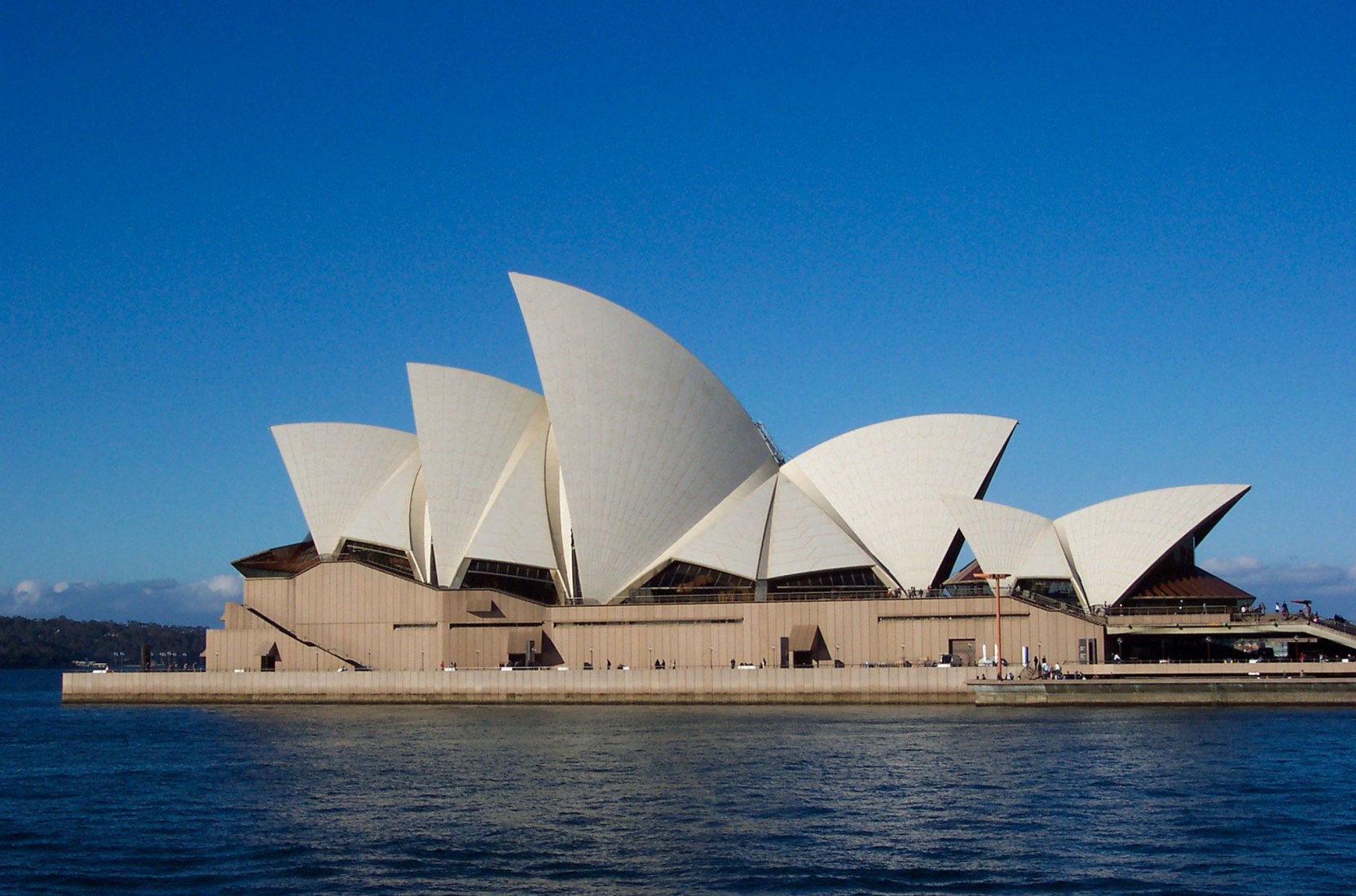 Edificio de la Ópera, Sídney por Jørn Utzon. CC BY-SA 3.0