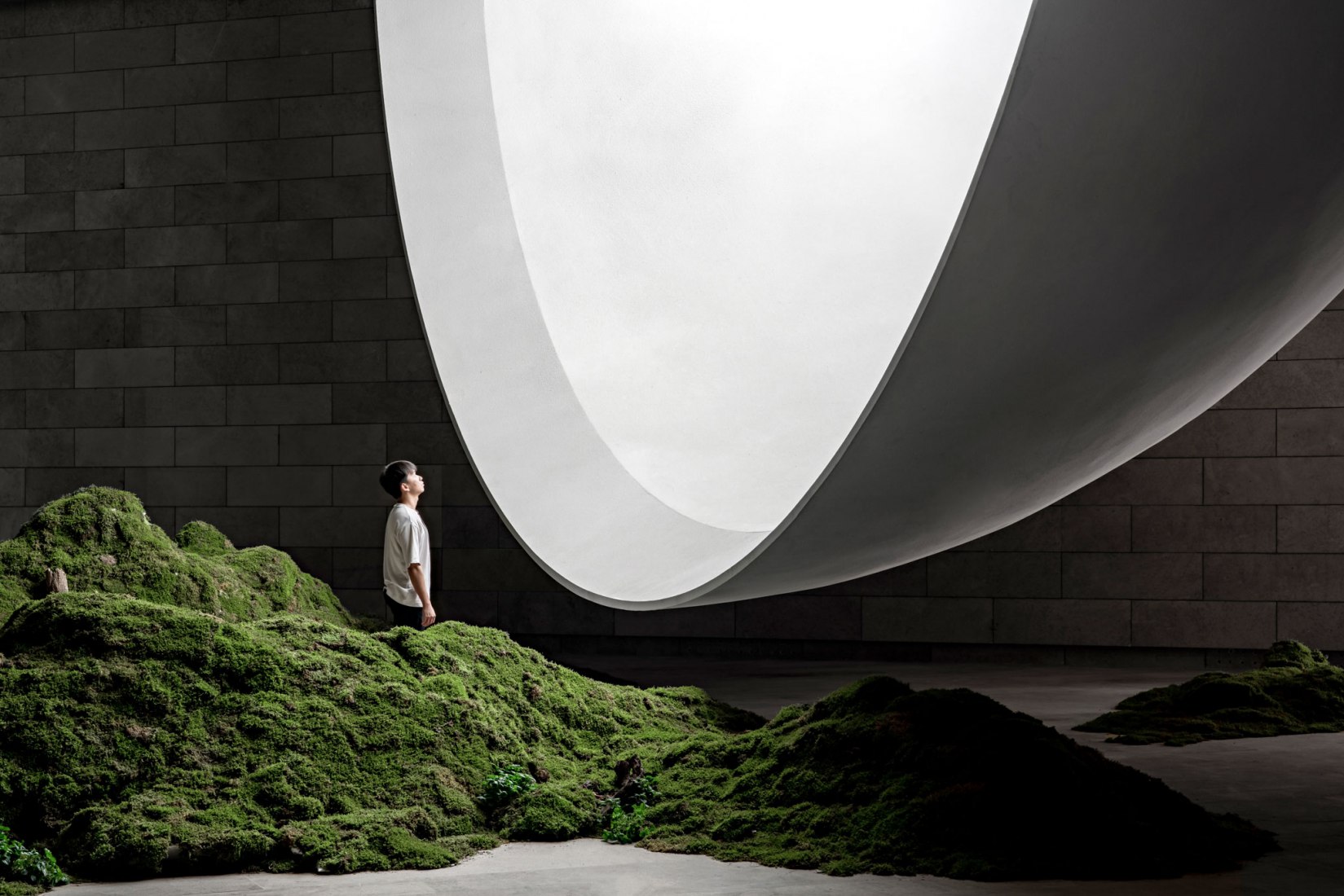 Sala de ceremonias de Tai'an: la luna de la ciudad natal por Syn Architects. Fotografía por Zheng Yan.