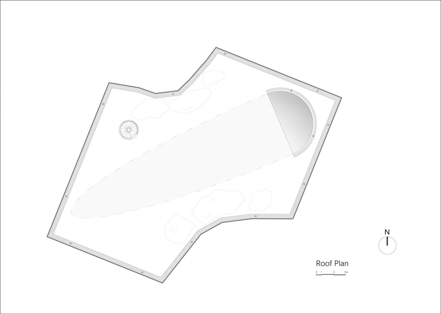 Plano de cubierta. Sala de ceremonias de Tai'an: la luna de la ciudad natal por Syn Architects. 