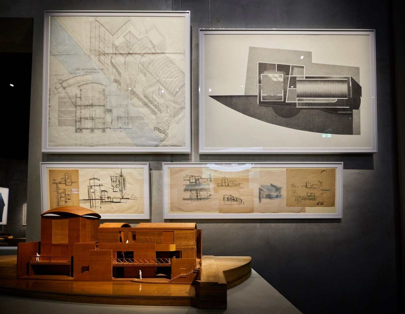 La exposición del desafío en Tadao Ando. Imagen cortesía de Armani / Silos.