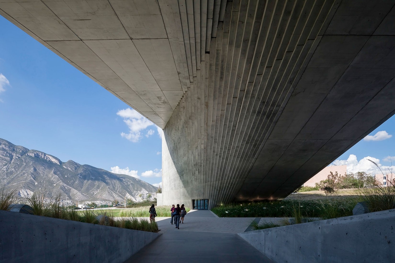 Centro Roberto Garza Sada, Universidad de Monterrey, 2012. Fotografía de Shigeo Ogawa.