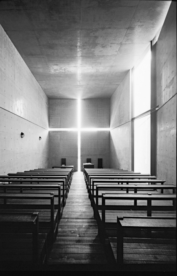Iglesia de la luz, Tadao Ando, en Ibaraki, Osaka, 1989. Fotografía de Nobuyoshi Araki.