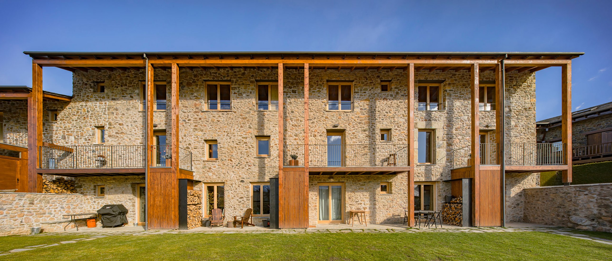 Can Biel by SAU Taller d'Arquitectura. Photography by Andrés Flajszer.