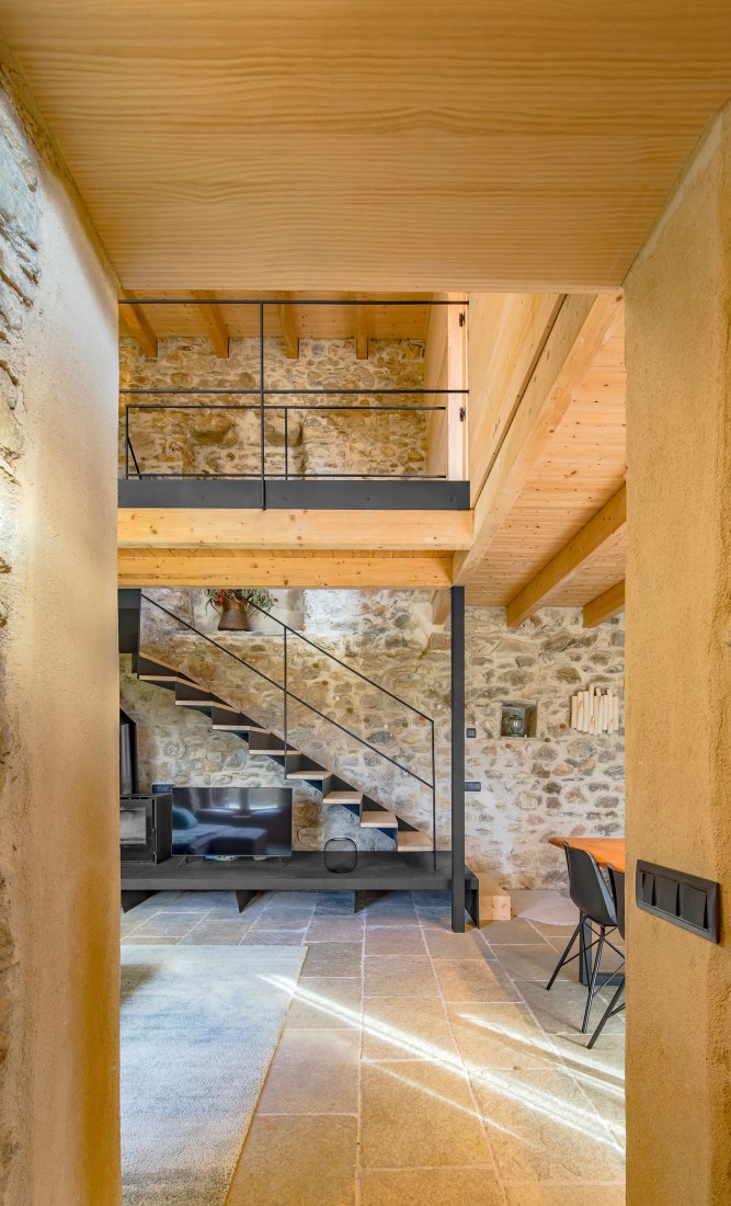 Can Biel by SAU Taller d'Arquitectura. Photography by Andrés Flajszer.