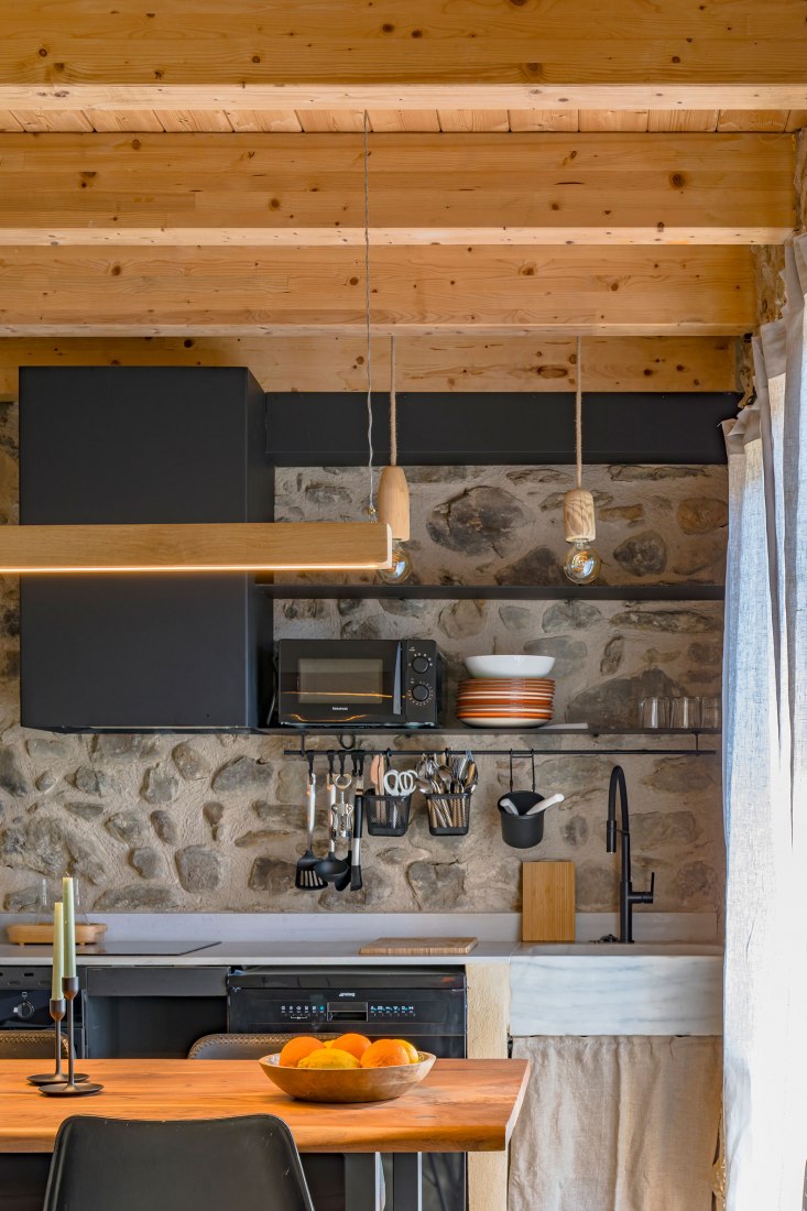 Can Biel by SAU Taller d'Arquitectura. Photography by Andrés Flajszer.