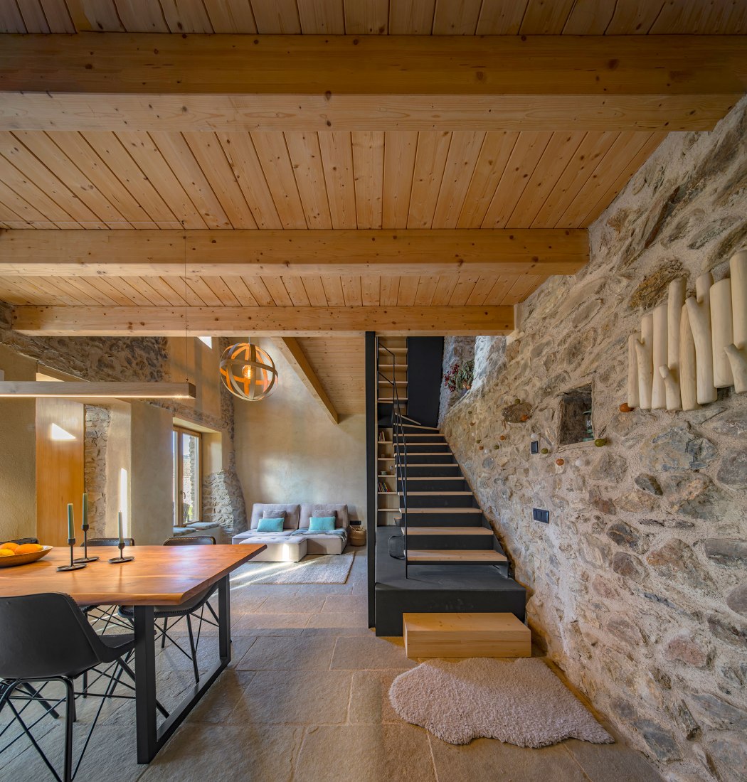 Can Biel by SAU Taller d'Arquitectura. Photography by Andrés Flajszer.