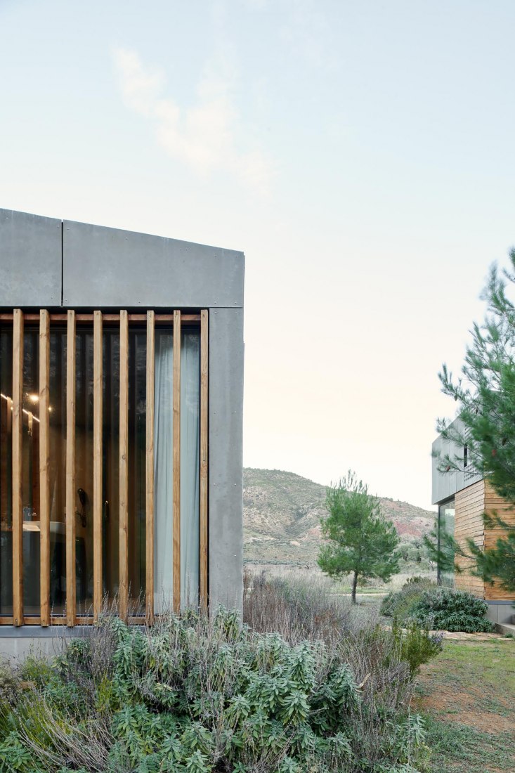 Residential modules Balneario de Ariño by Tangram. Photograph by Iñaki Bergera.