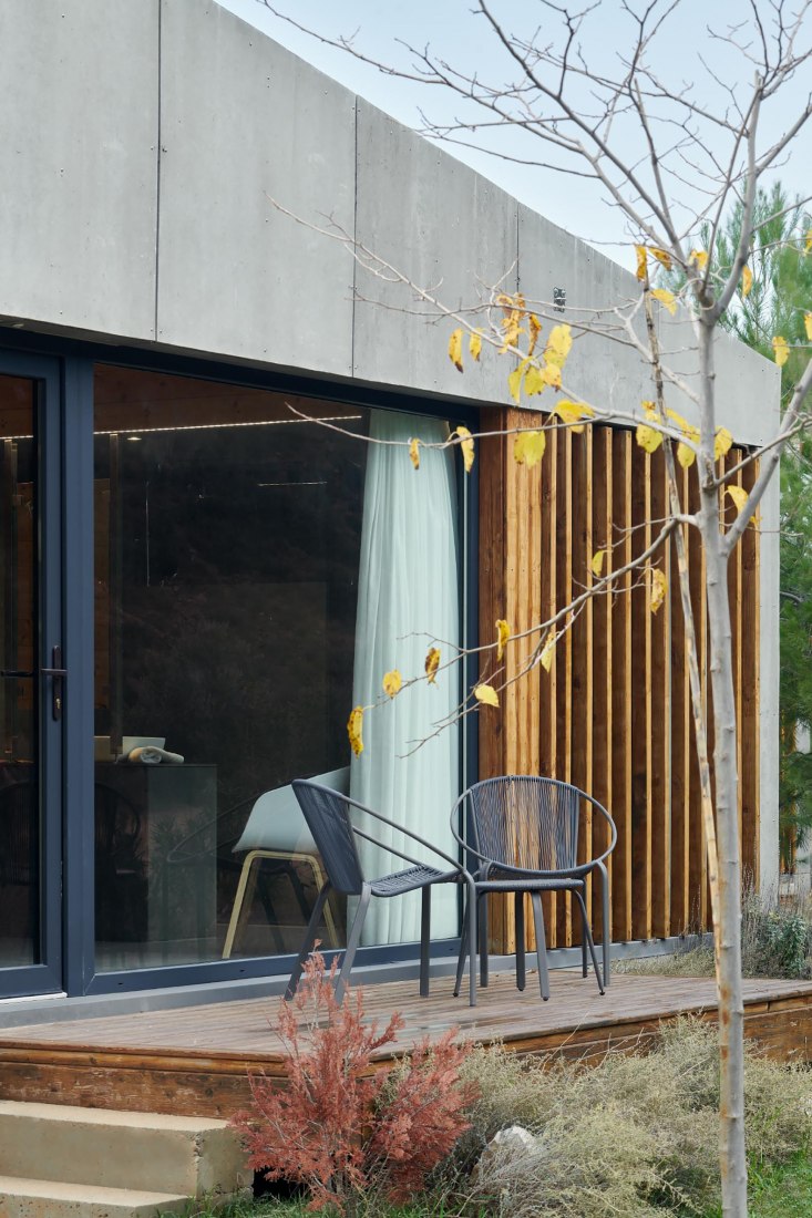 Residential modules Balneario de Ariño by Tangram. Photograph by Iñaki Bergera.