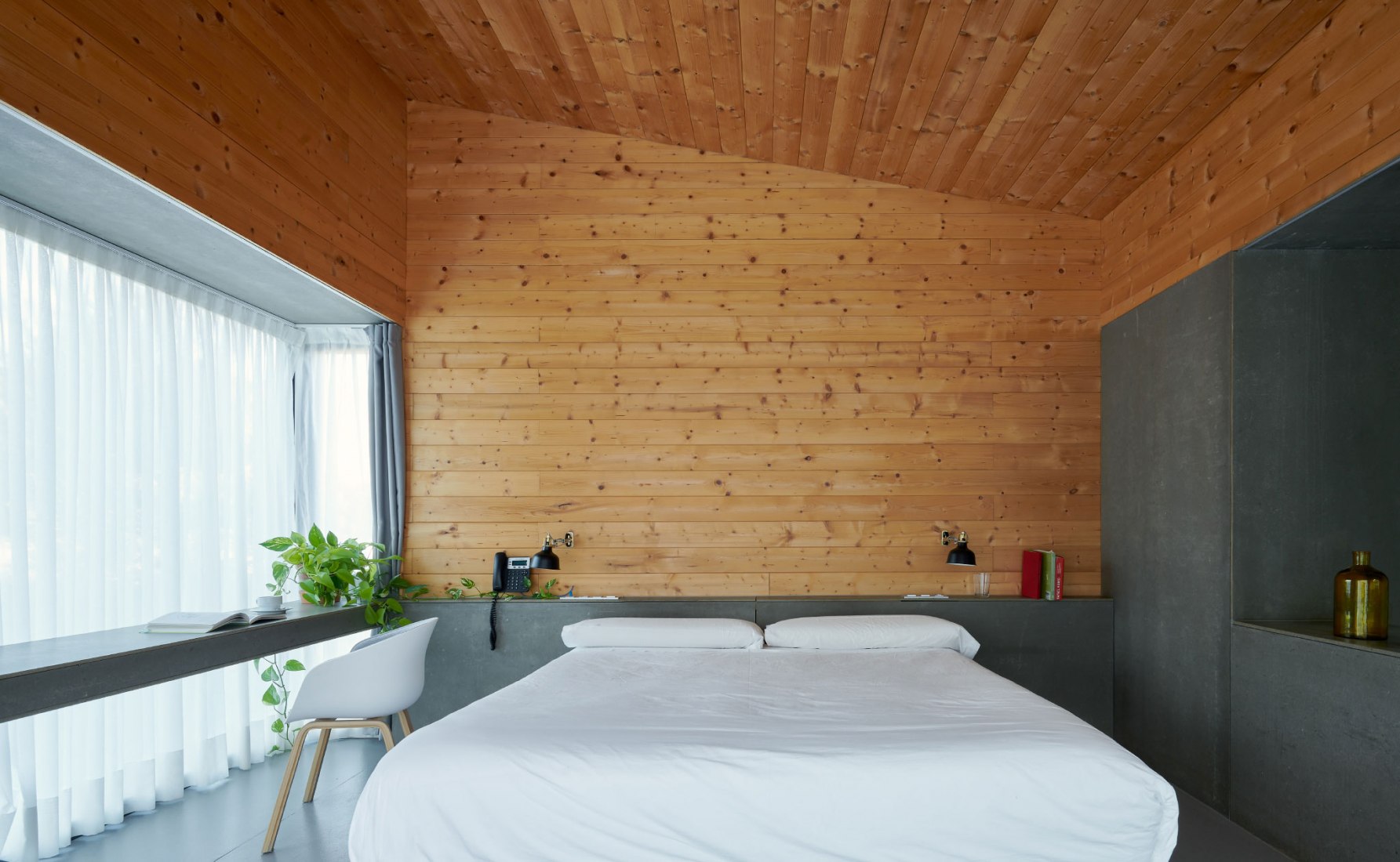 Residential modules Balneario de Ariño by Tangram. Photograph by Iñaki Bergera.