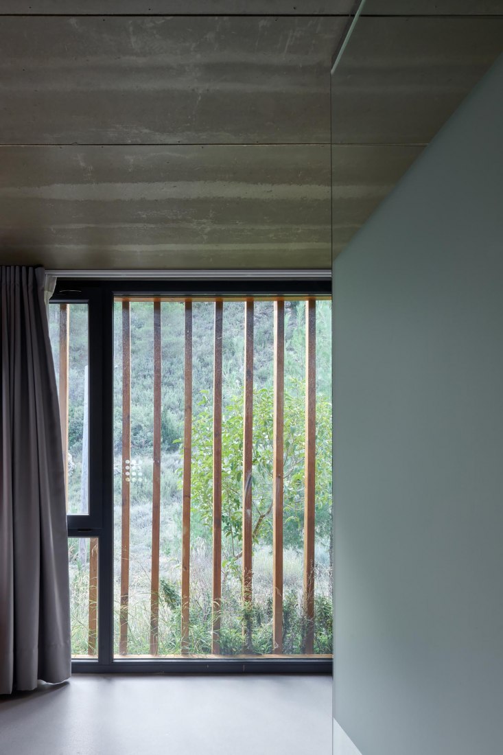 Residential modules Balneario de Ariño by Tangram. Photograph by Iñaki Bergera.