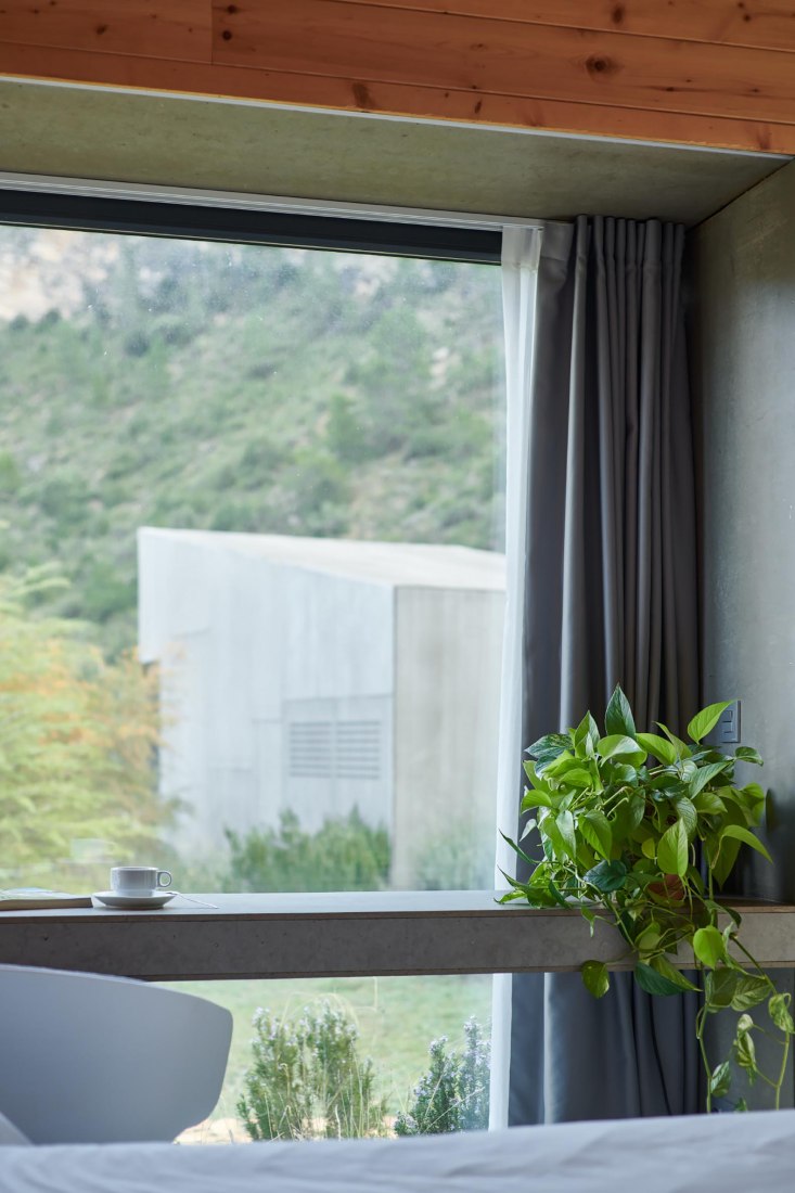 Residential modules Balneario de Ariño by Tangram. Photograph by Iñaki Bergera.