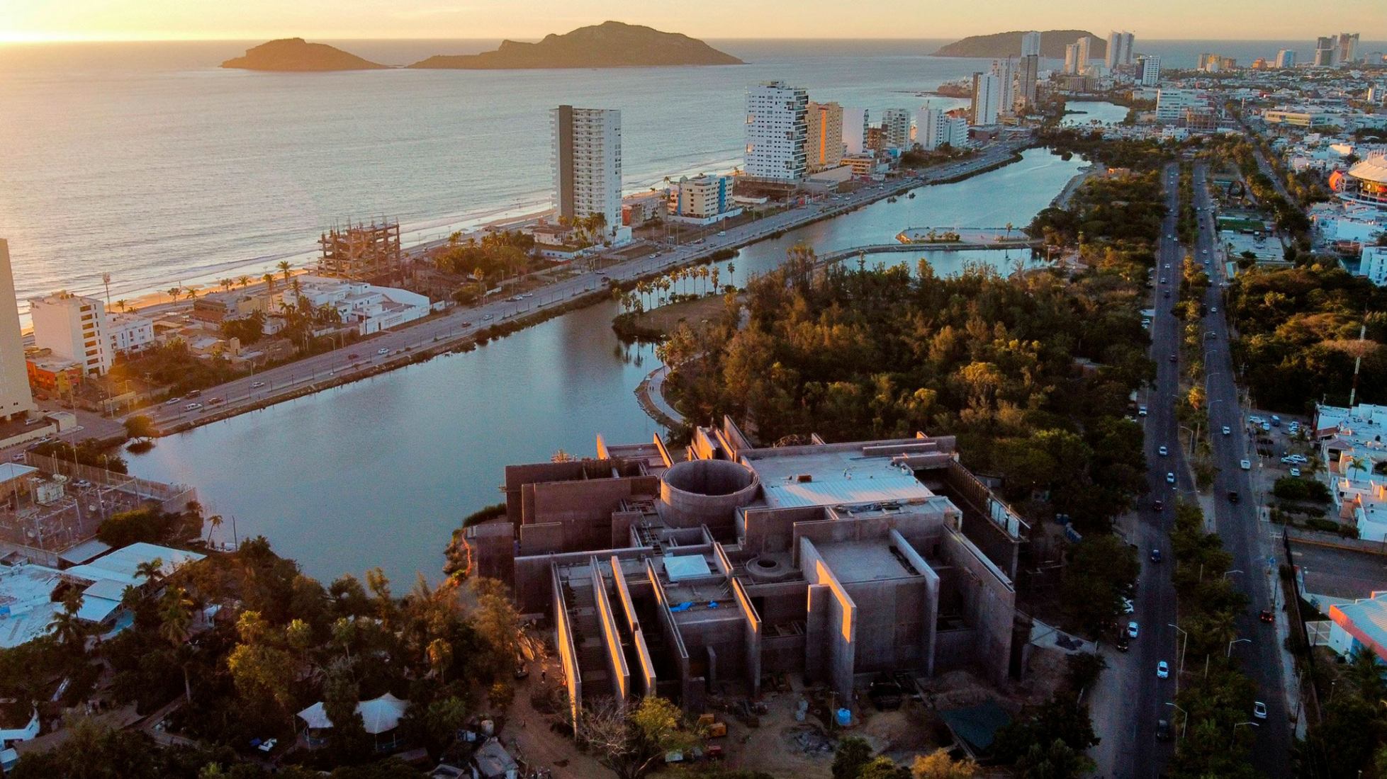Sea of Cortez Research Center. Mazatlán Aquarium on the shores of ...