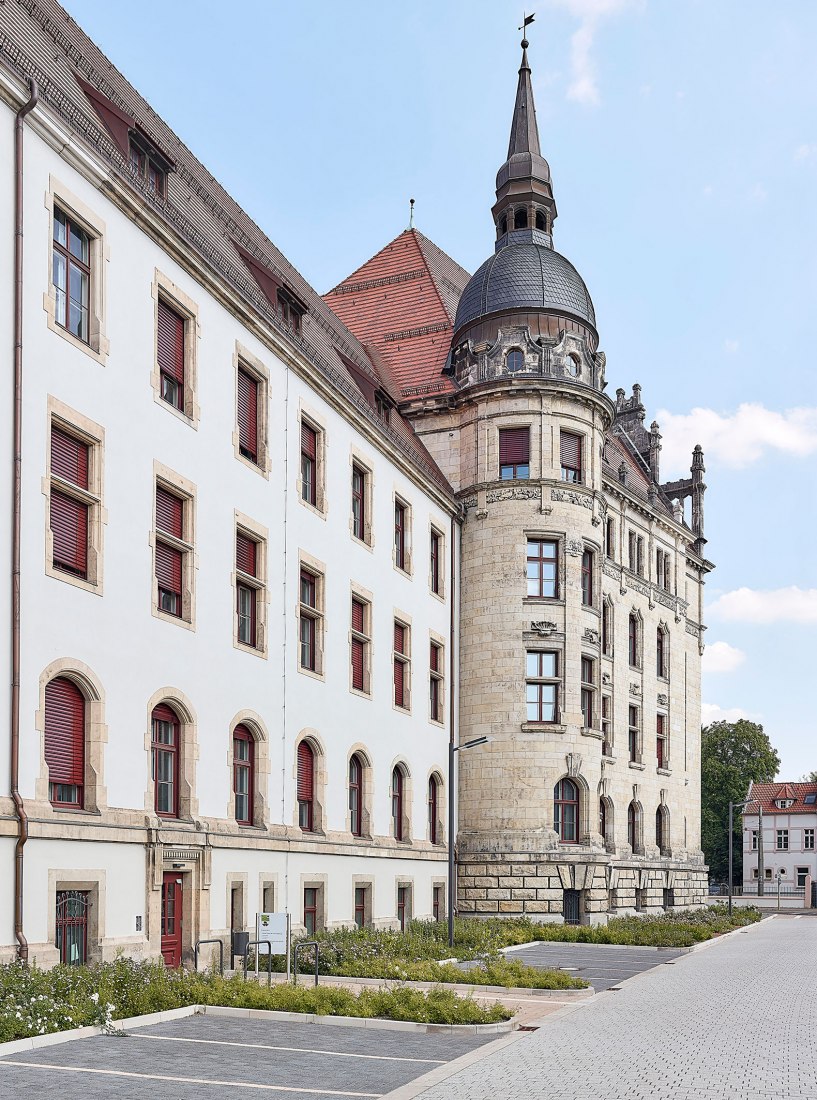 Tribunal Regional de Magdeburgo por Tchoban Voss Architekten. Fotografía por Michael Moser