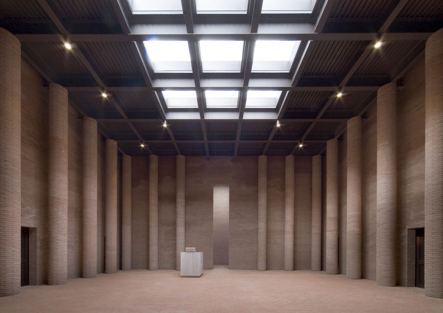 Hall of farewell. Cremation temple in Parma by Studio  Zermani Associati. Photography by Mauro Davoli.