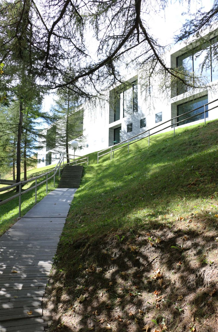 Vistas desde los baños. Las termas de Vals por Peter Zumthor. Fotografía © José Juan Barba.