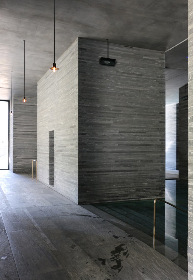 Vista interior. Las termas de Vals por Peter Zumthor. Fotografía © José Juan Barba.